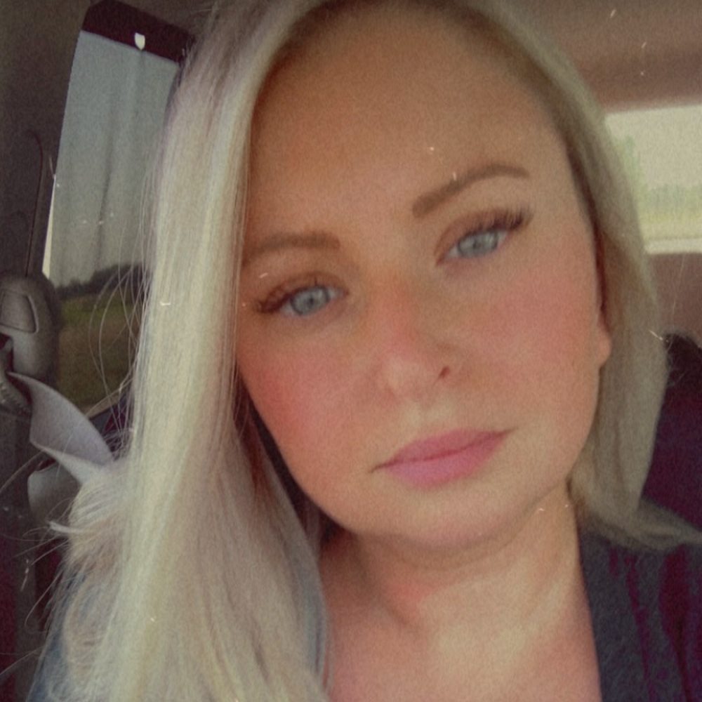 Meet your Posher, Kacey